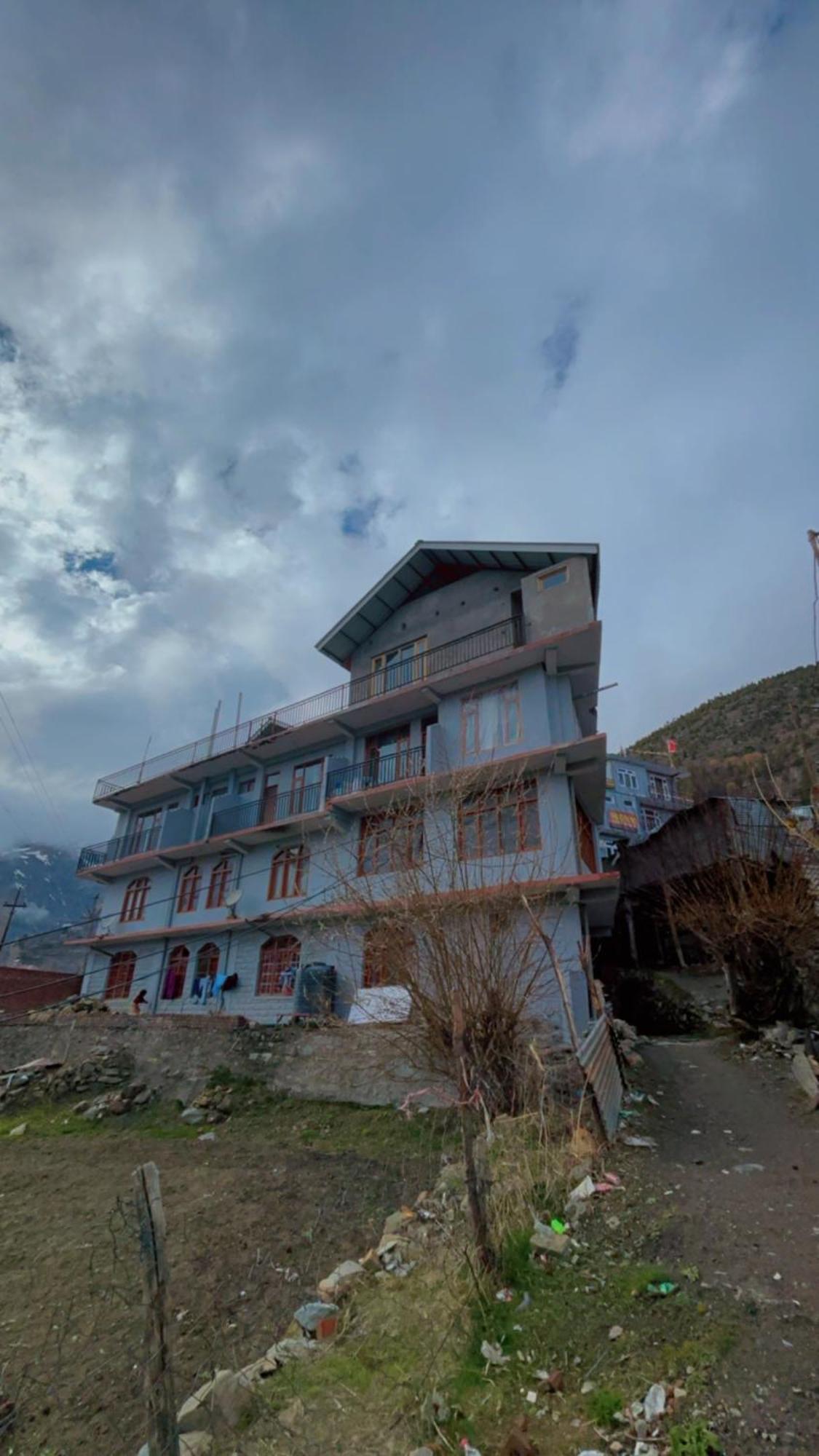 Апартаменты Lha Pomo Kyelang Экстерьер фото